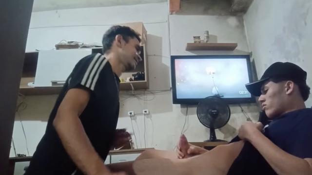 Novinho hetero no cativeiro