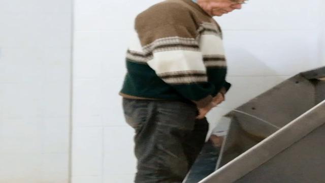 PISSING #253