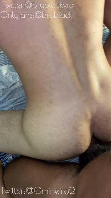 Dois mineiro fudendo safado sofreu muito na minha ro...