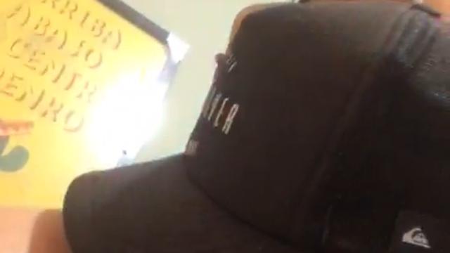 Chupando a bucetinha da safada enquanto ela liga pro...