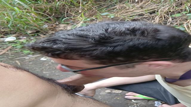 Mamada do dotado na mata 