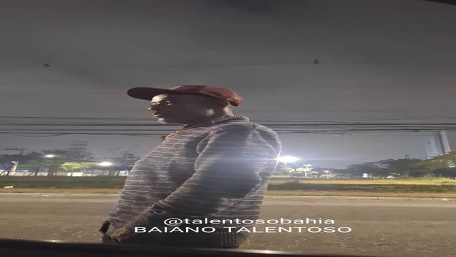 ENCONTREI ESSE VIGILANTE NEGAO DOTADO NUMA PRACINHA ...