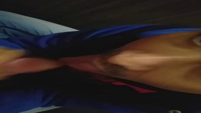 Tirando leitinho da pica