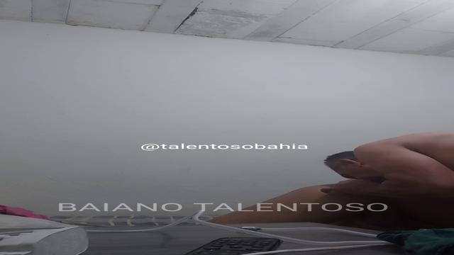 CONHECI ESSE COROA NUM BARZINHO LÁ EM SÃO MIGUEL ELE...