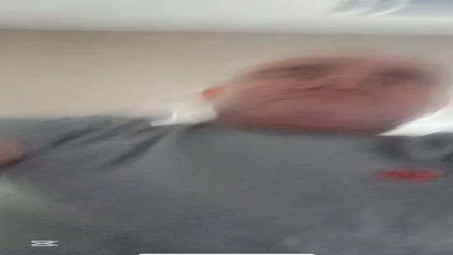 Coroa careca gordinho 48 anos muito safado próximo vídeo dele de 20 minutos gozando com a escova de dente no cuzinho aguardem 