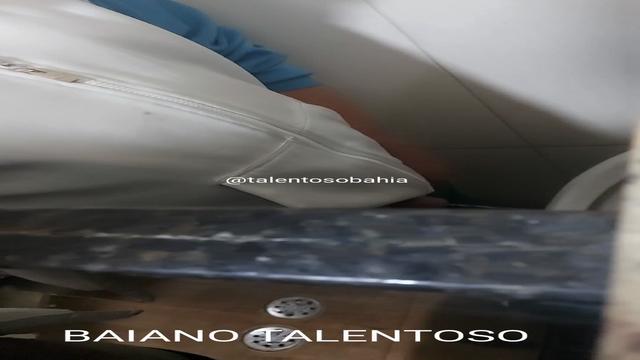 NESTA SEXTA ANOITE FIZ XIXI RAPIDINHO  COM ESSE CORO...