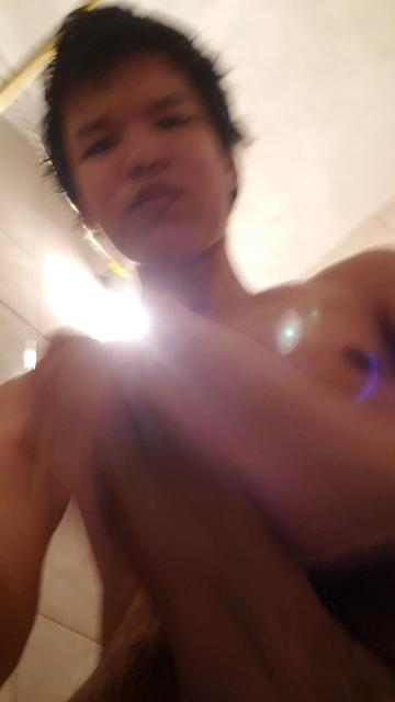 Gozando duas vezes no banheiro