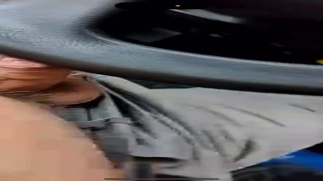 Caminhoneiro cheio de tesão querendo comer cuzinho q...