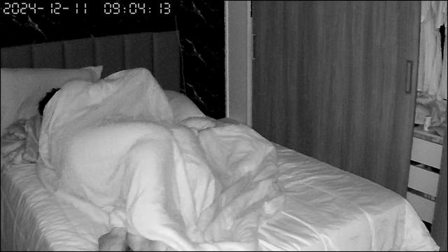 CAMERA DE CASA - FUI ACORDADO COM PICA DEBAIXO DOS E...