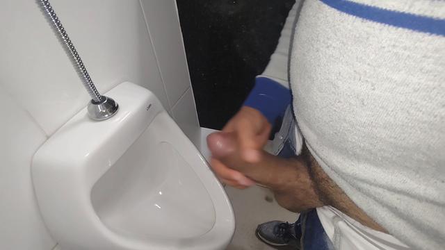 Sexo no Banheiro do Shopping 