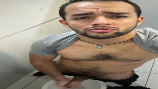 BANHEIRÃO -PÓS BALADA E EU ESTAVA BEM DOIDO, MAIS DE...