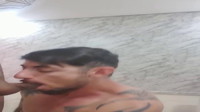 Mamei até tirar leitinho