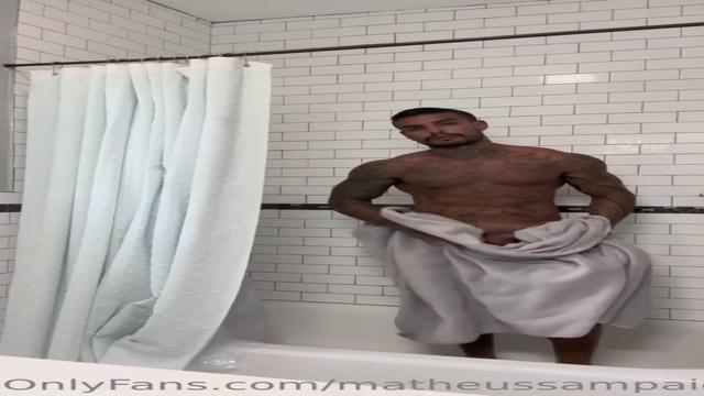 Matheus Sampaio pelado