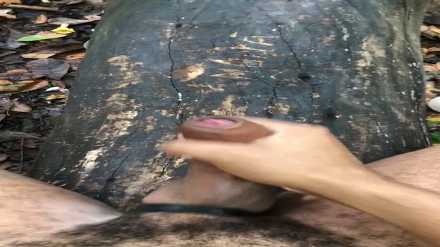 Gozada gostosa na trilha ?