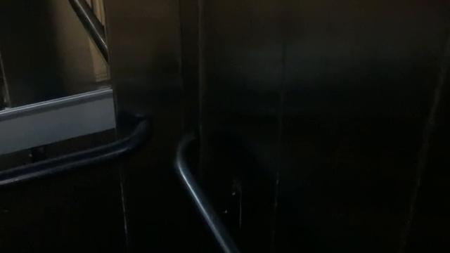Não tem hora e nem lugar para esse casal de exibicio...