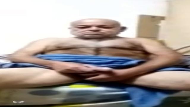 Coroa aposentado inédito 67 anos part 1