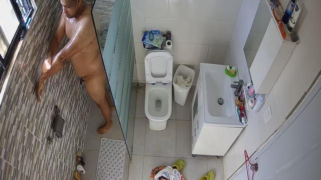 Paizão tomando banho (IPCAM)