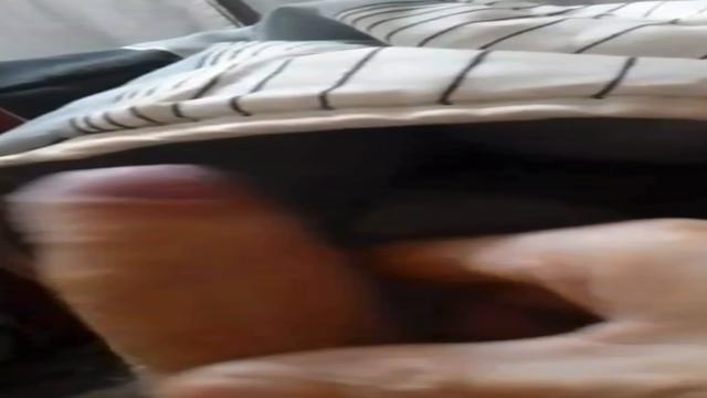 Mais leite desse coroa , magrinho 59 anos goza bastante 