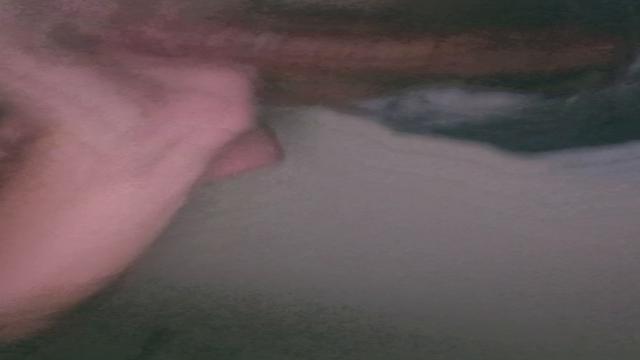 O novinho estáva dias sem gozar e doido pra leitar u...