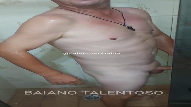 ONTEM ANOITE O CAMINHONEIRO HÉTERO VEIO AQUI EM CASA...