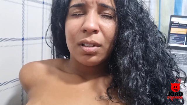 Minha afilhada está muito malcriada então dei uma lição a ela