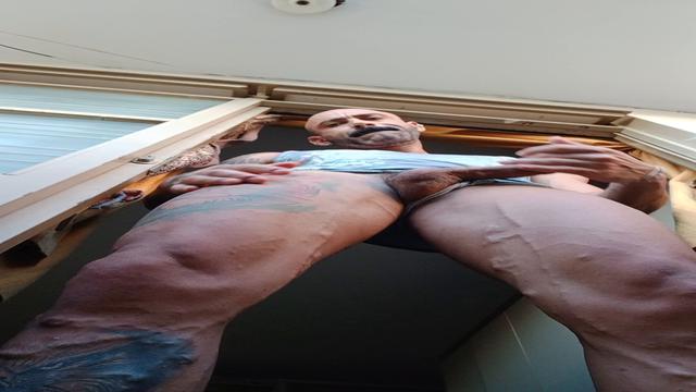 Olha só como vc me deixa,com vontade de fuder seu cu...