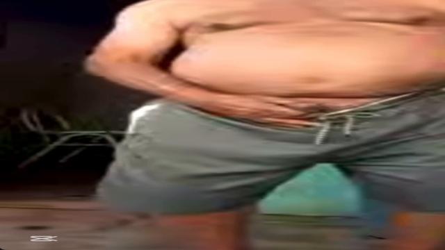 60 anos gordinho peludo fingindo que gozou kkk demor...