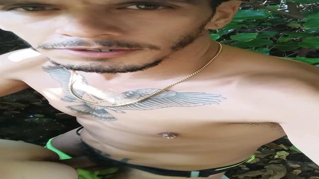 Carimbei o novinho na caminhada. 