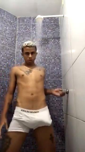 Só instigando