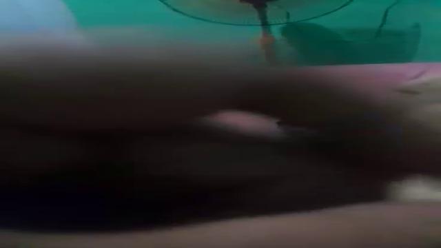 Vovô Afonso gozando em casa na cama 