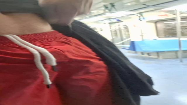 Gozando no metrô (ARRISCADO)