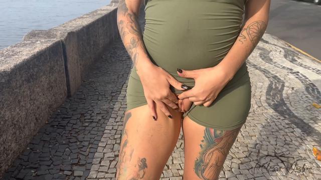 Passeio com exibicionismo que eu adoro fazer, ele já...