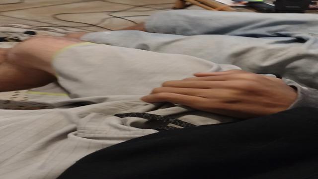Recebi uma massagem no pau 