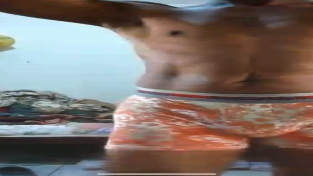 Esse mecânico INÉDITO 56 anos roludoooo pica bem dura goza gostoso e depois deu aquela mijada .. macho que continua depois de gozar é porque tem tesão de sobra delícia 