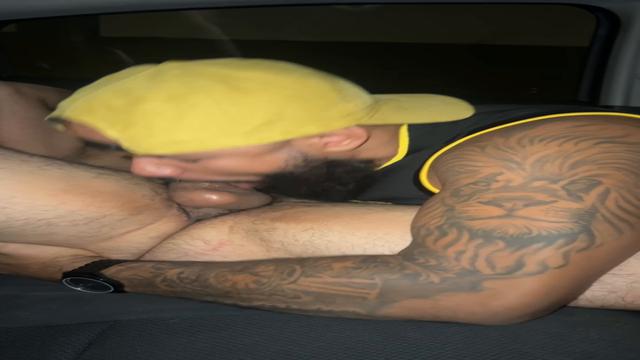 gozado gostoso com o branquinho q tem namorada