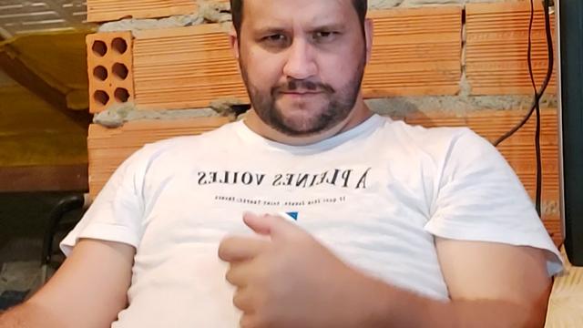 Mostrando e Brincando com o pau