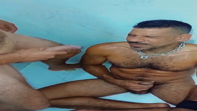 Catei o cafuçu na rua e dei meu cu pra ele 