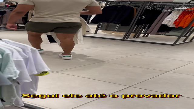 Sucking the hottie in the R€nner fitting room 