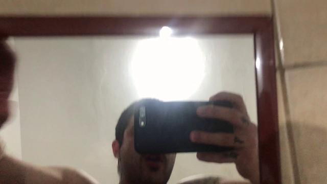 Imagine que é seu pau entrando na pele no meu cu