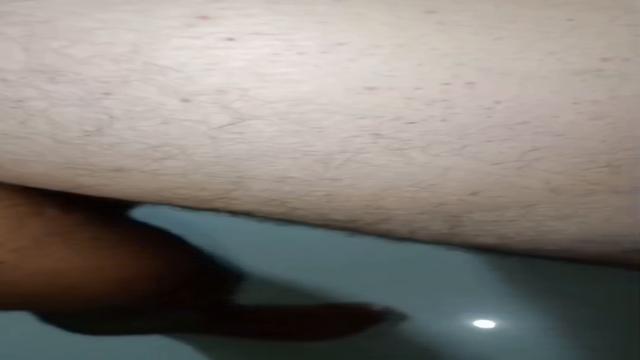 Negão baixinho meteu sem dó 