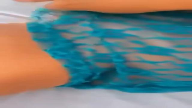 CALCINHA TRANSPARENTE E SE MASTURBANDO
