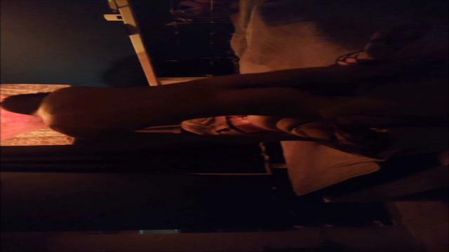 0228- Mecânico roludo empalando a putinha 