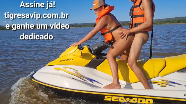 Em breve no site tigresavip.com.br sexo tigresavip e pantaneiro sexo no jet-ski 