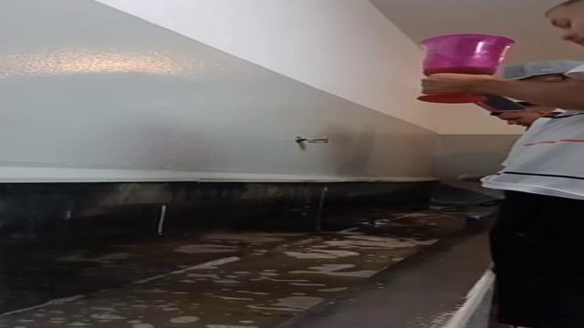 Brazilian men pissing at bathroom