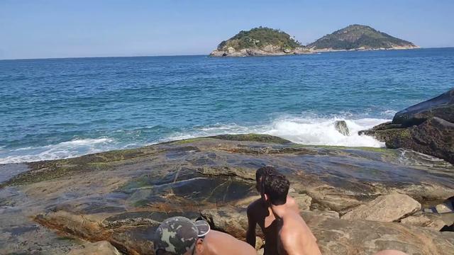 Suruba na praia de abricó