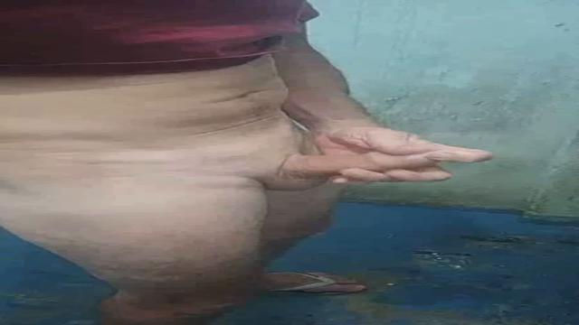 Casado tava com vontade a mulher em casa foi para o quintal me dar seu leitinho 