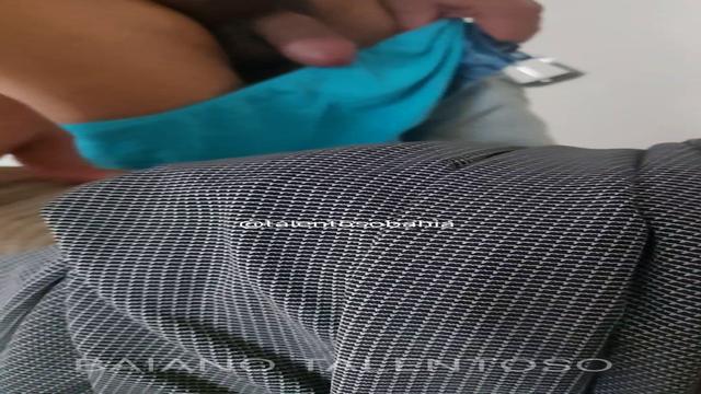 I MEET THIS SECURITY IN A FORRÓ IN CAMBUCI, I OFFERE...