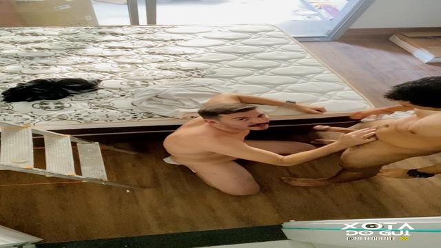 Vídeo 617 - Não contente o eletrecista mete mais um ...