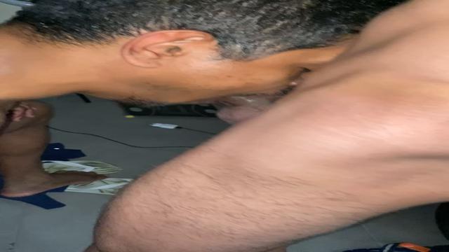 Mamando esse pau grosso 