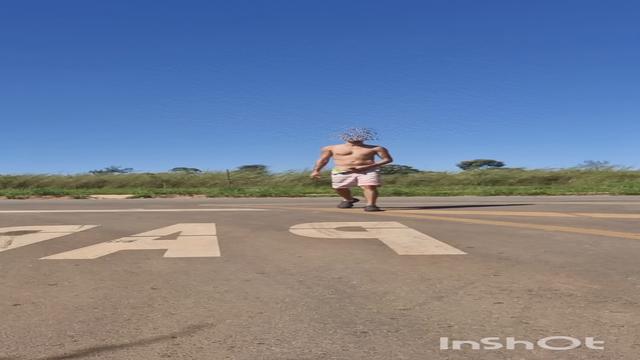 Fode comigo na rua?